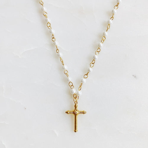 Collar Colgante Cruz con Perlas