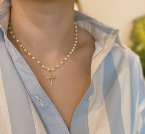 Collar Colgante Cruz con Perlas